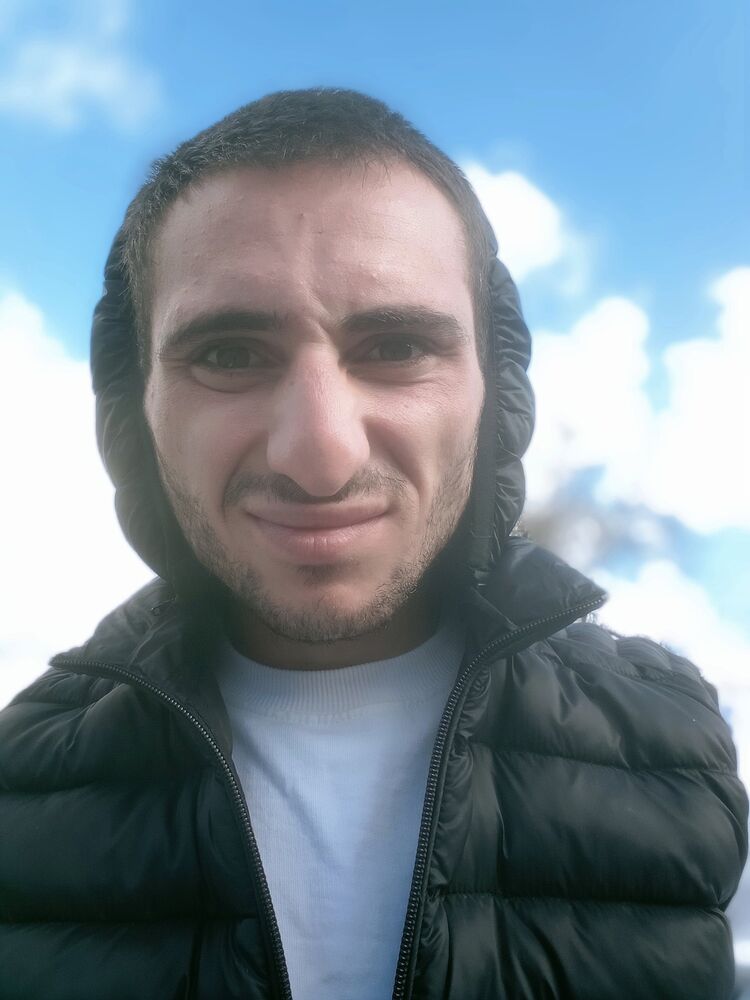  ,   Maxim, 25 ,   ,   , c 