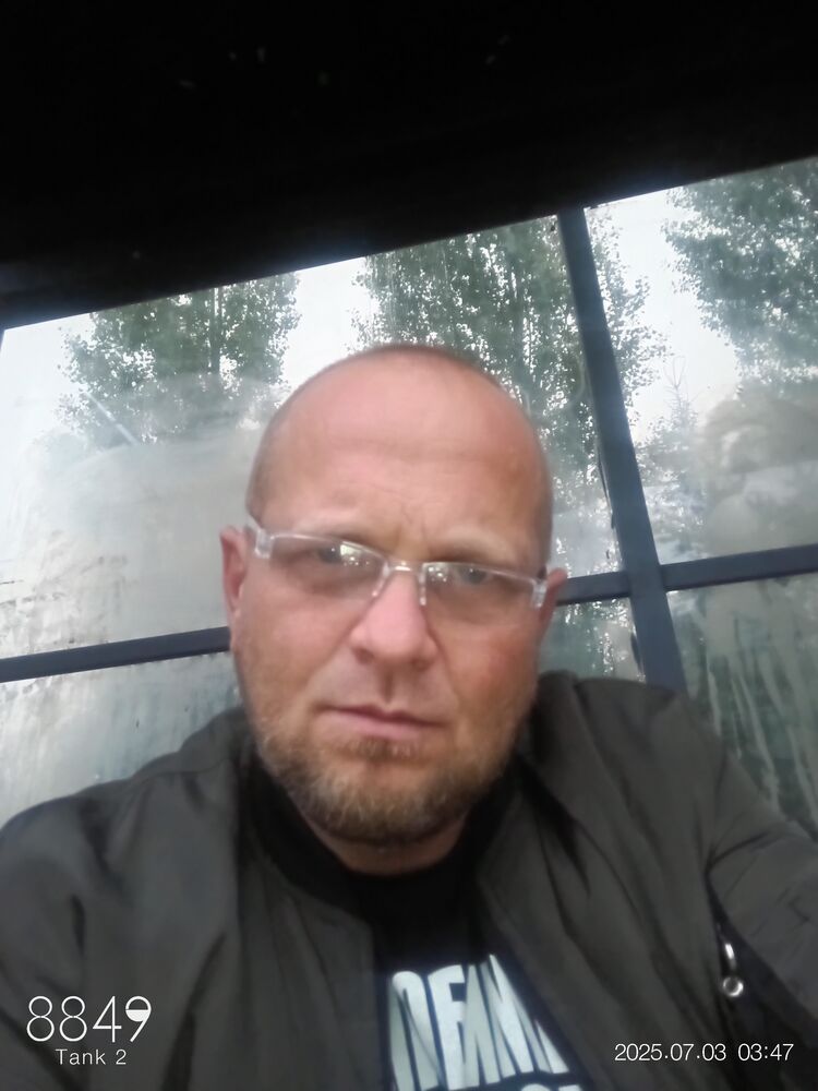  52618029  Nikola, 45 ,    -