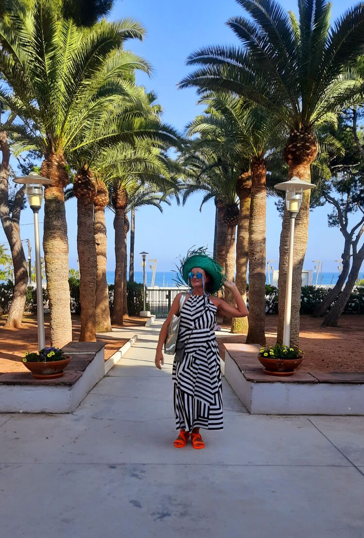  Castello de la Plana,   Valeriya, 45 ,     , c 