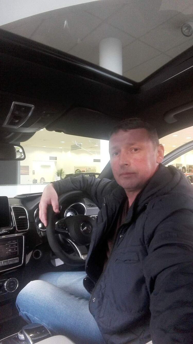  26653309  Alex, 49 ,    