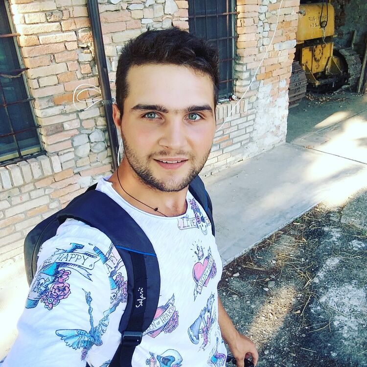  18115389  Petru, 31 ,    