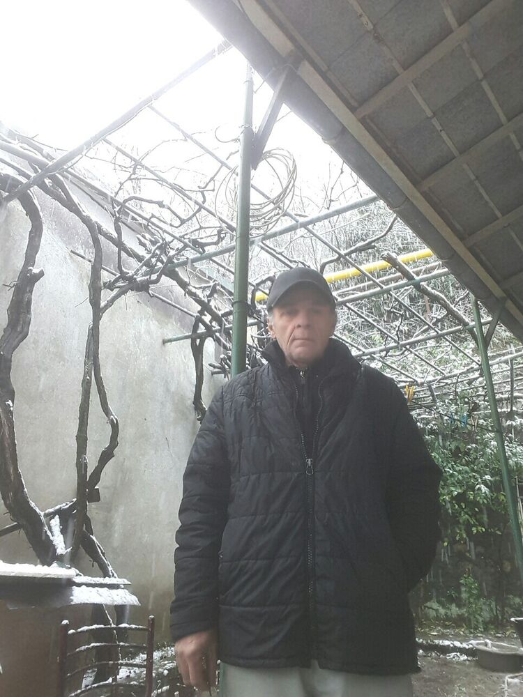  40287219  Daniel, 55 ,    