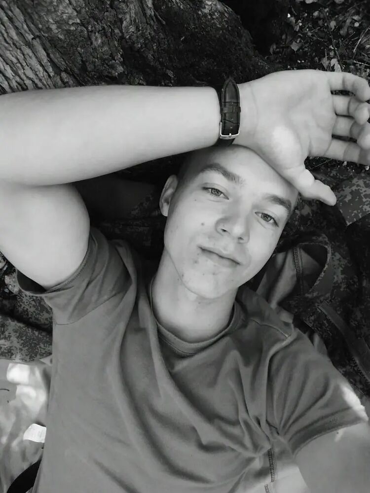  37260419  Andrey, 22 ,    