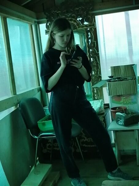  44048049  Alina, 23 ,    