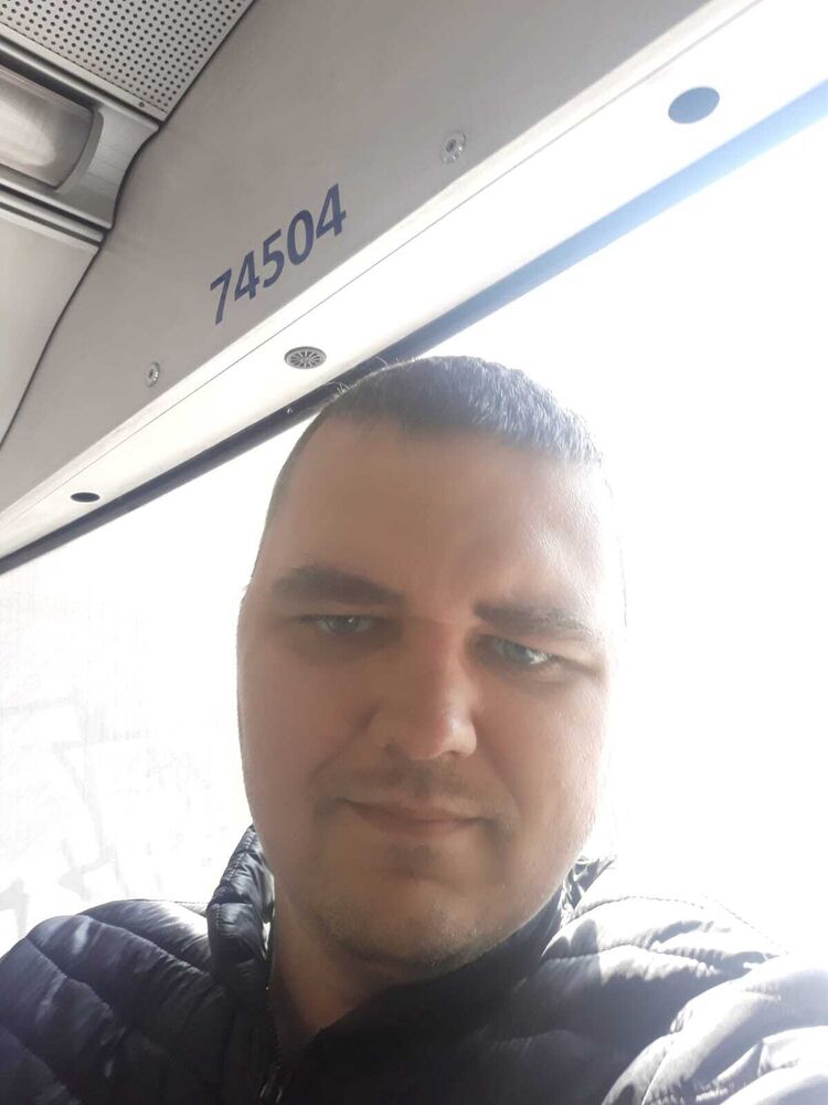  23238999  Mario, 41 ,    