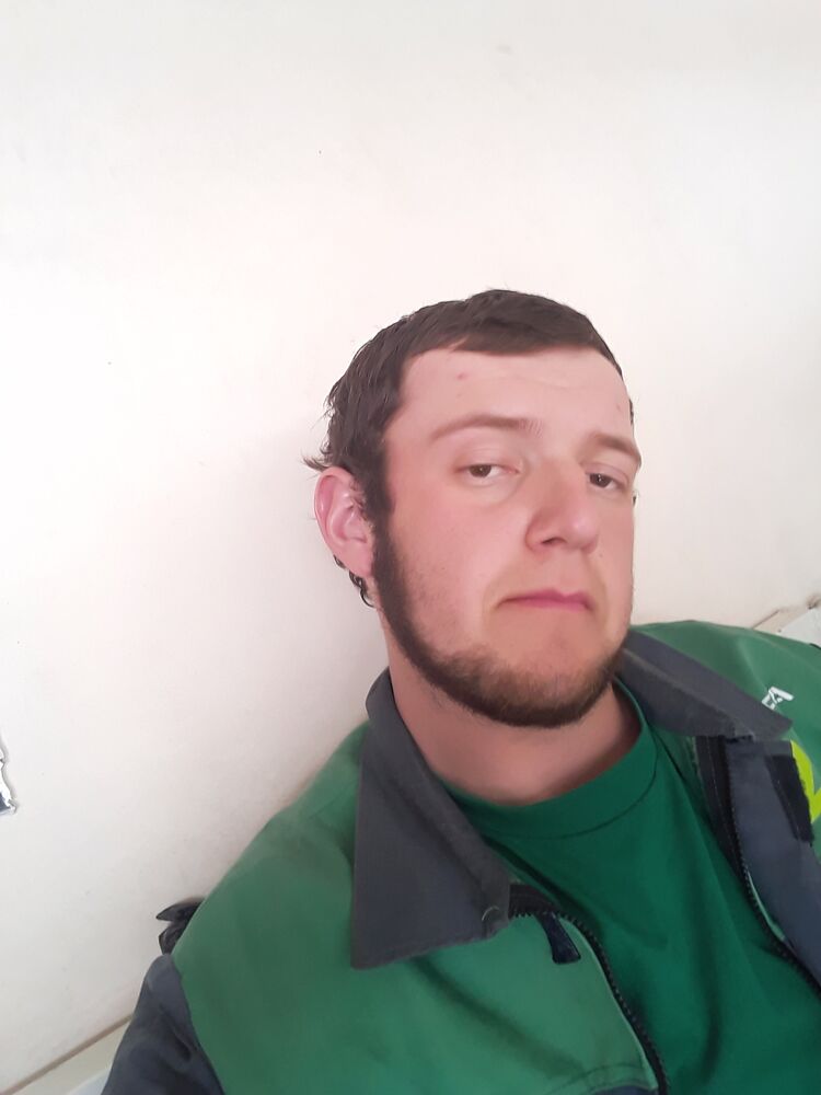  43450229  Magomed, 22 ,    