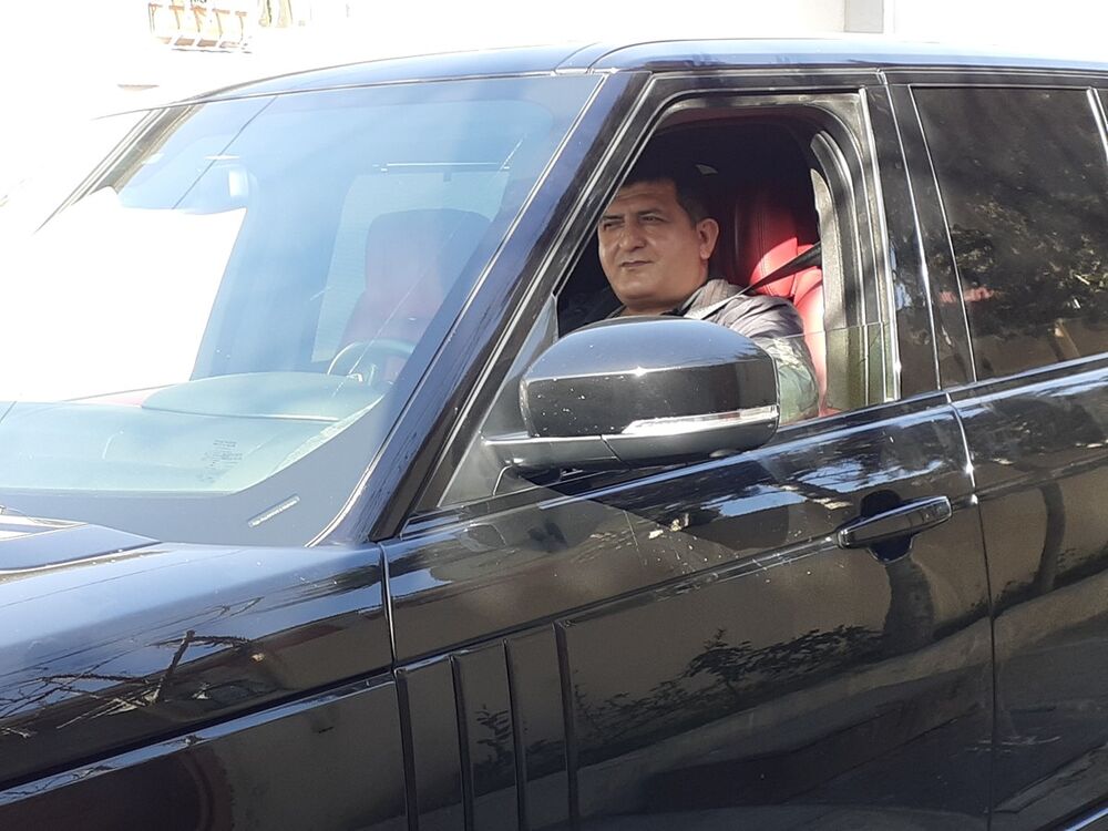  19552669  Dima, 52 ,    