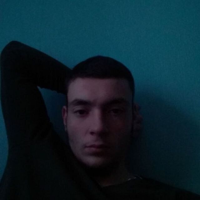  50020439  Taras, 22 ,    