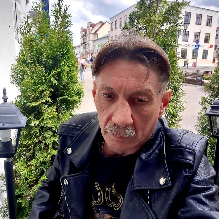  23129839  Andrej, 64 ,    