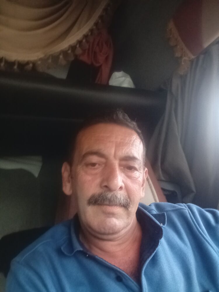  54525519  Bekir, 49 ,    