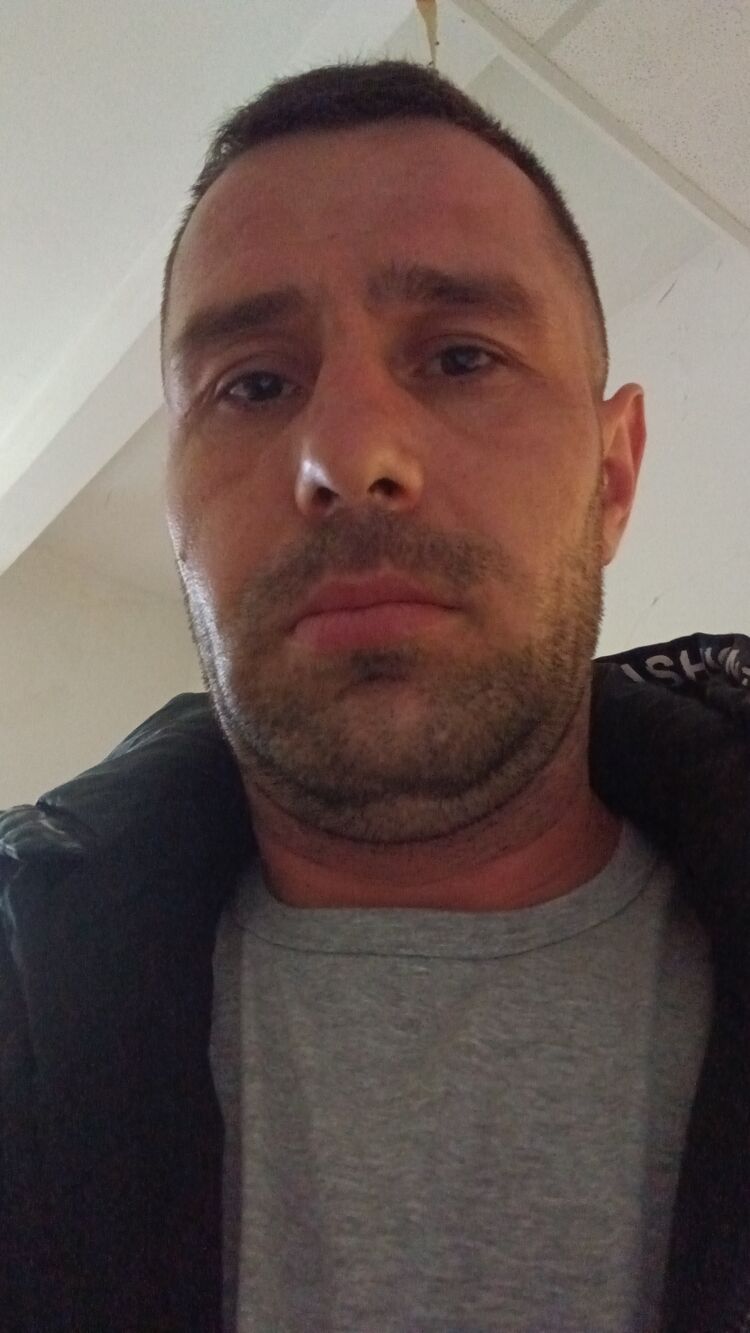  46607409  Vanea, 32 ,    
