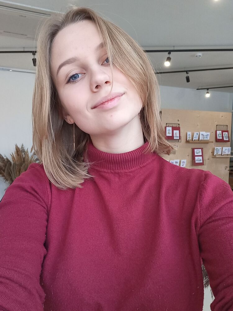  39562389  Polina, 24 ,    