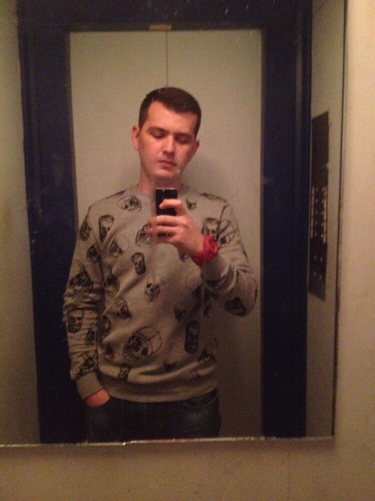  12837229  Maksi, 31 ,    