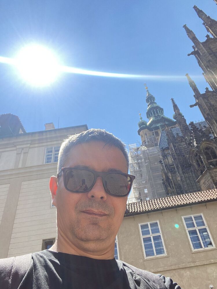  27511499  , 45 ,    Praha