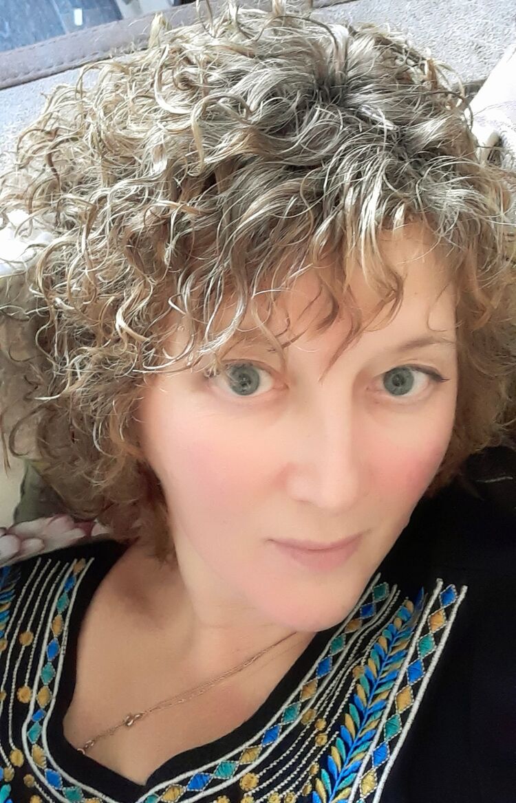 31079569  Anna, 51 ,    -