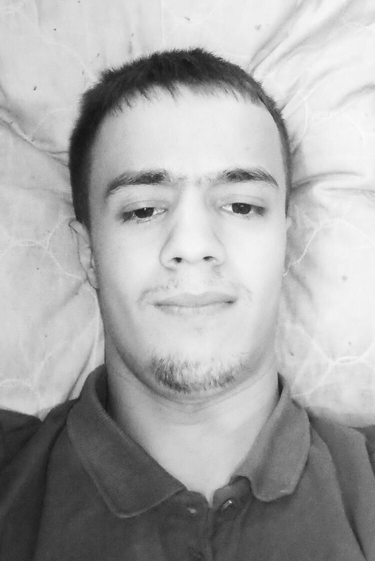  49237379  Chiz, 25 ,    