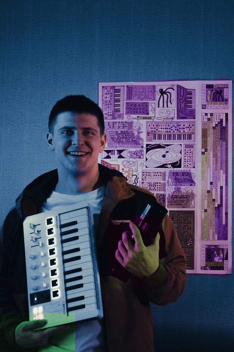  49161499  , 22 ,    -