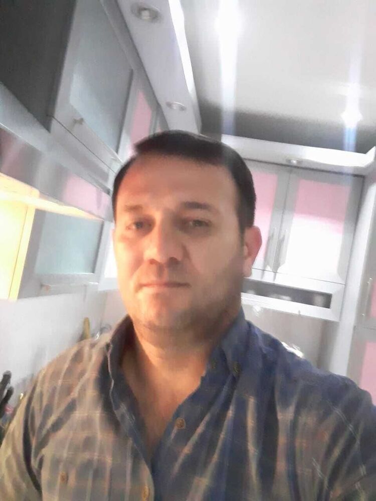  25738589  Vusal, 40 ,    