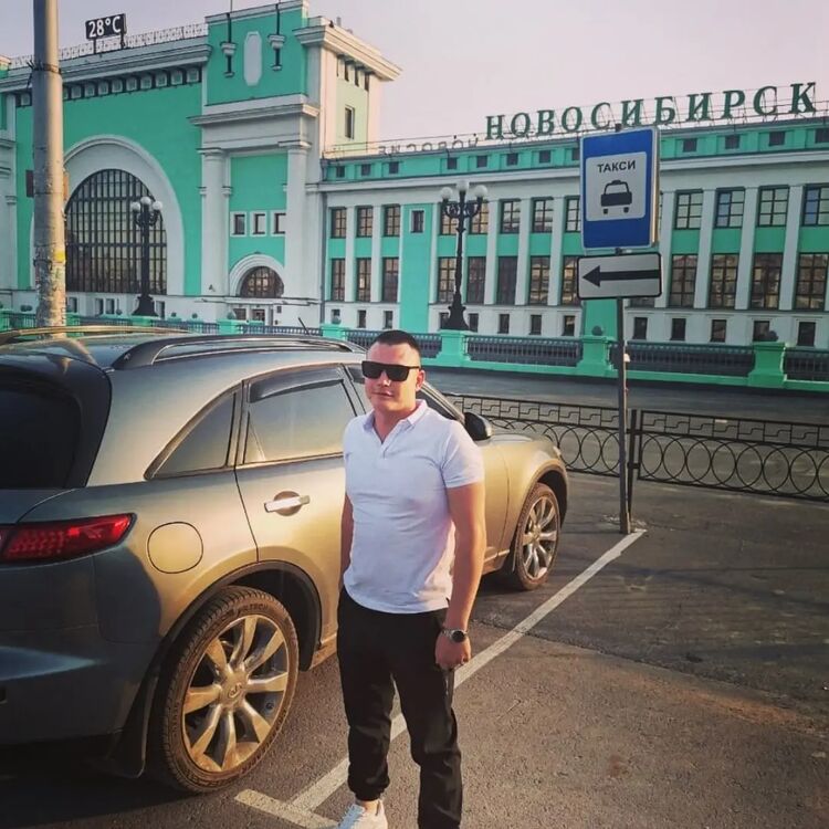  28830549  Viktor, 29 ,    