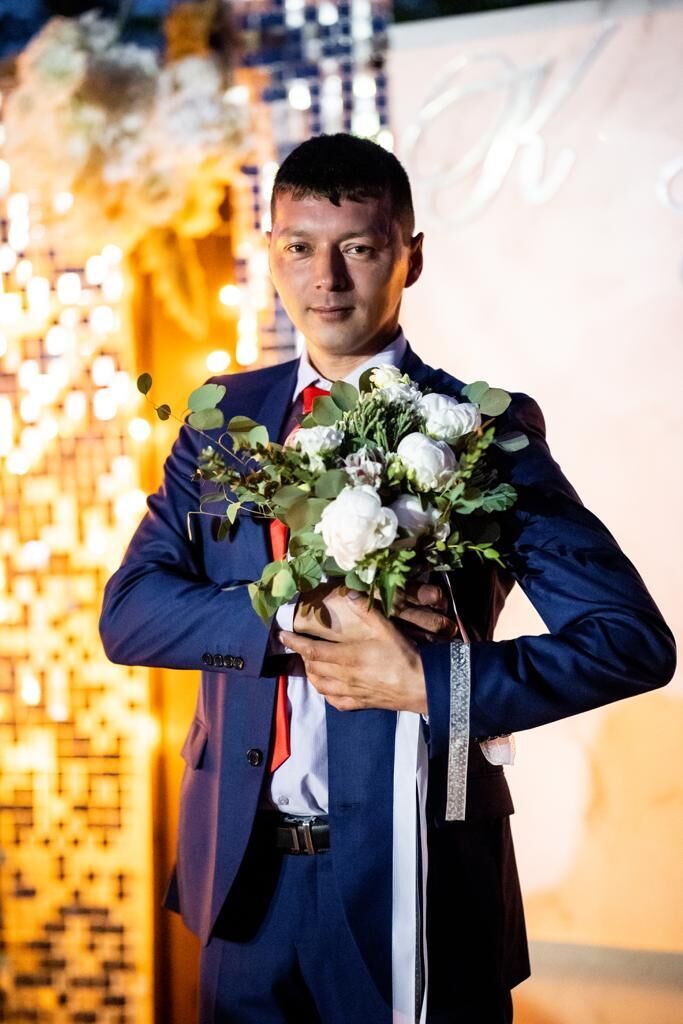  35288319  , 37 ,    -