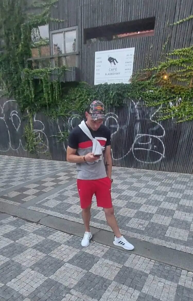  Praha,   Anton, 33 ,   ,   