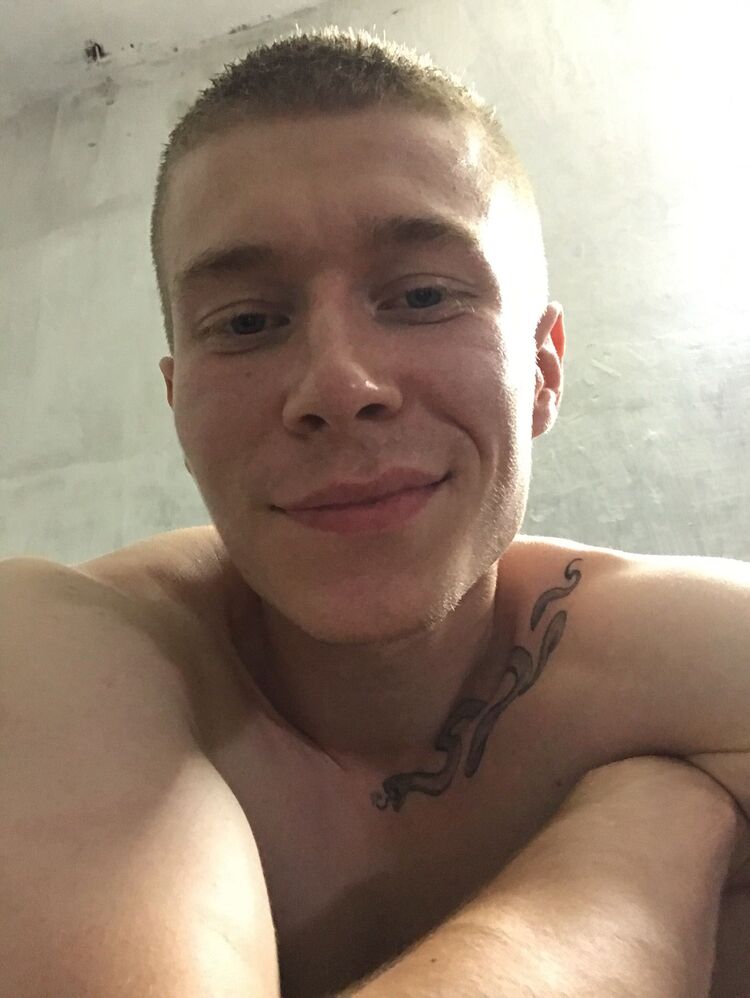  38287869  Pavel, 22 ,    