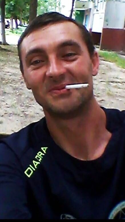  41310689  Leo, 44 ,    