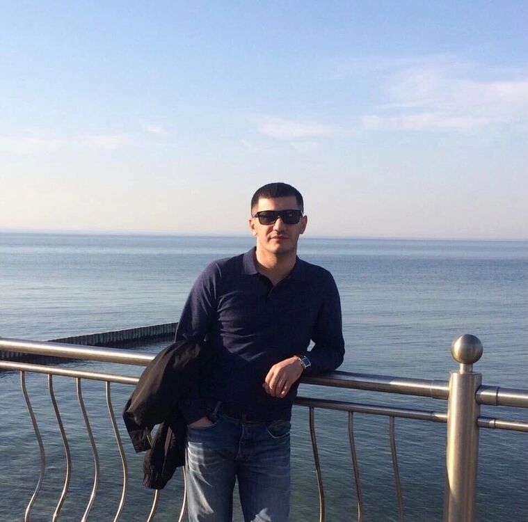  ,   Am, 37 ,  