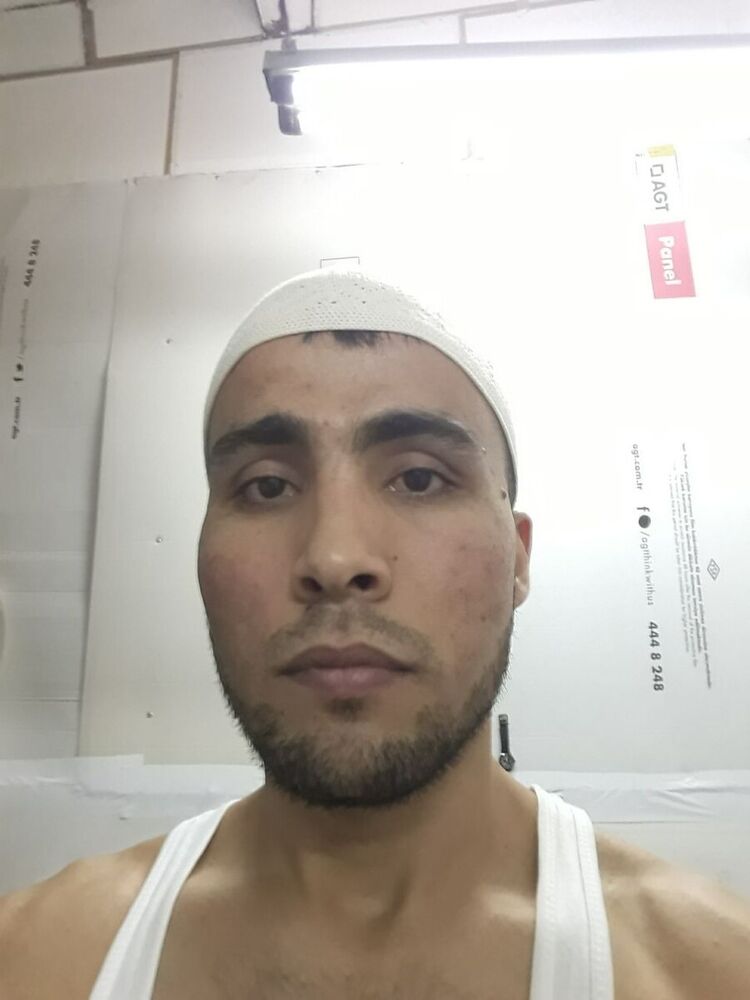  20936469  Bekpulat, 37 ,    