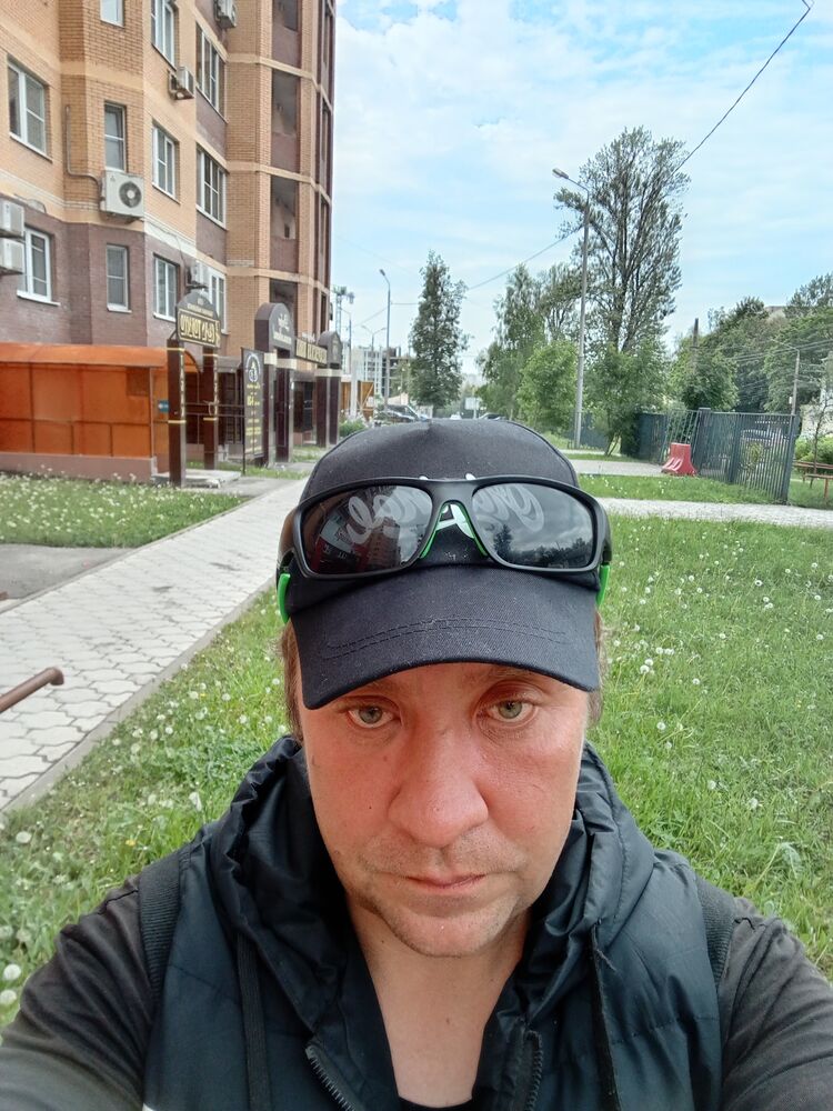  45373679  Sergei, 41 ,    