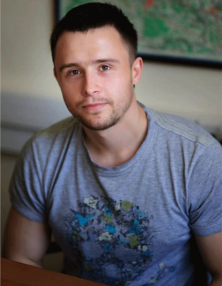  ,   Alex, 34 ,   