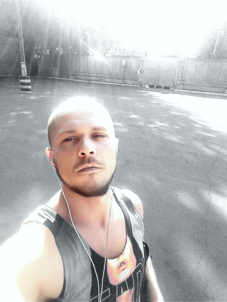  24300299  Radomir, 35 ,    
