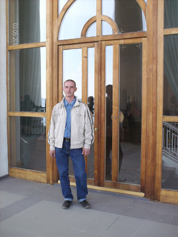  53158559  Alexander, 41 ,    
