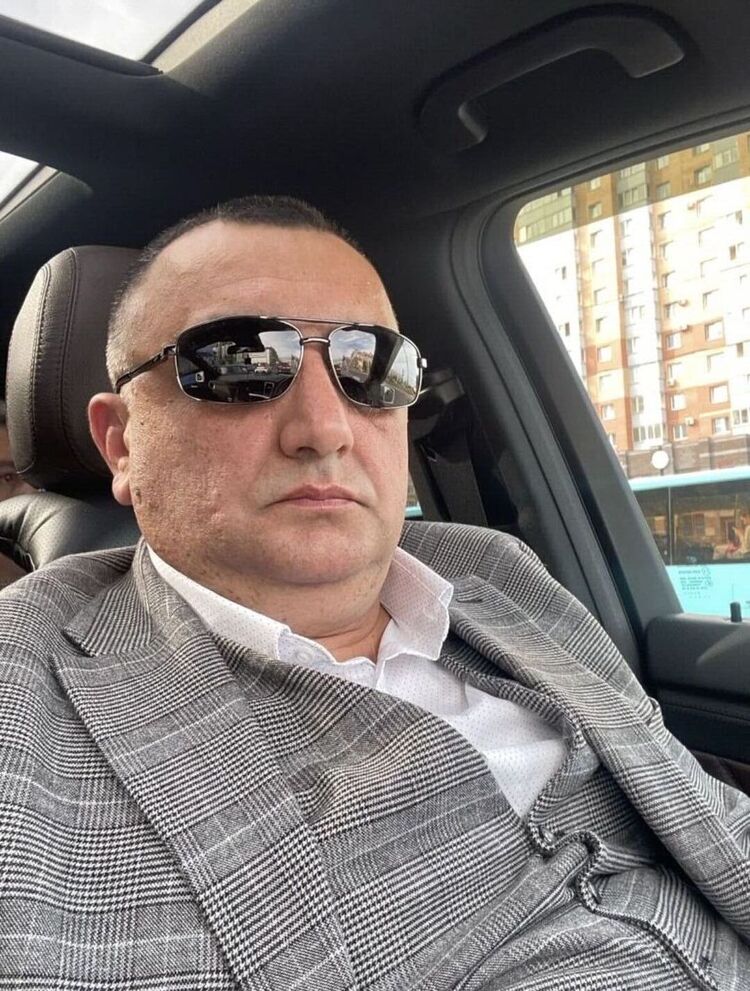  ,   Aleks, 45 ,   ,   