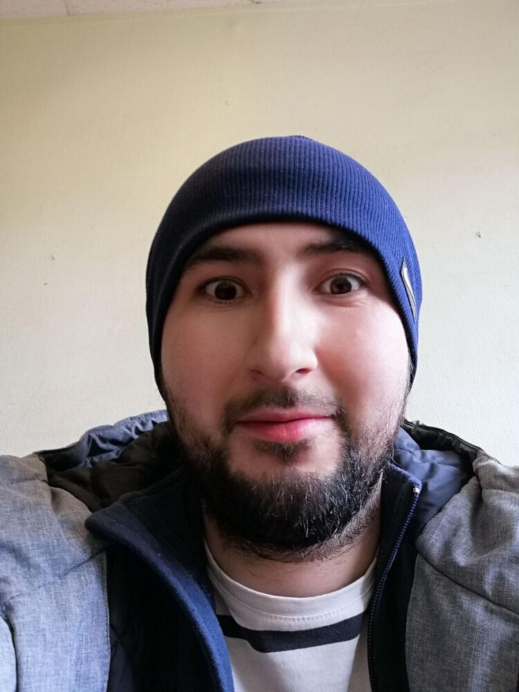  ,   Ali, 37 ,   ,   , c 