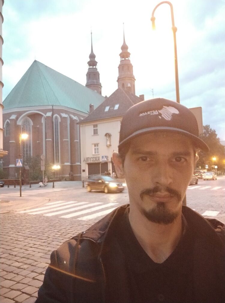  ,   Denis, 35 ,   ,   , c , 