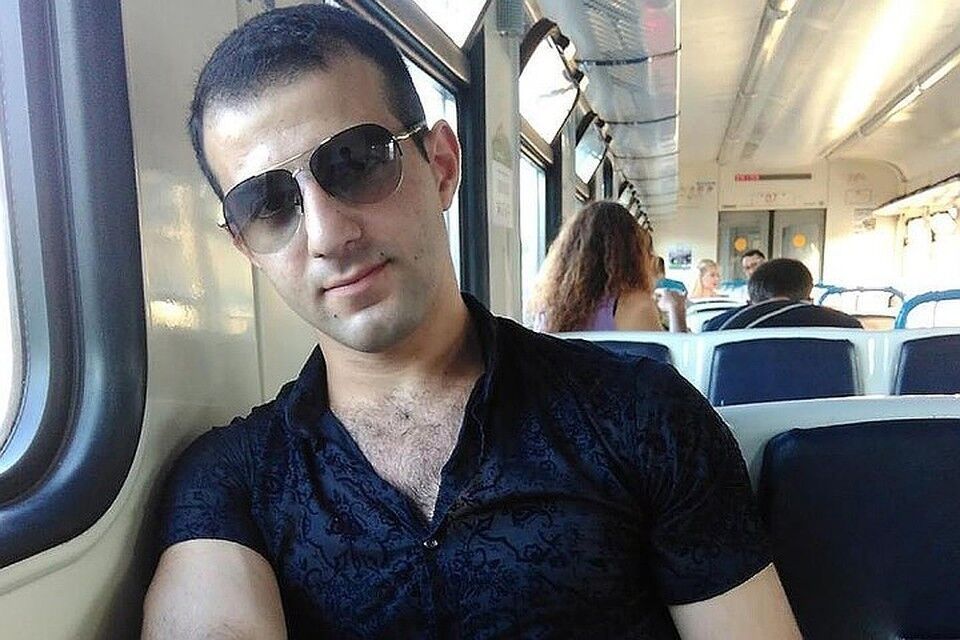  15748349  Volodumur, 42 ,    