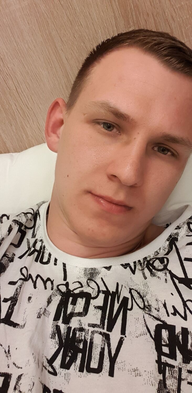  33518089  Ivan, 24 ,    