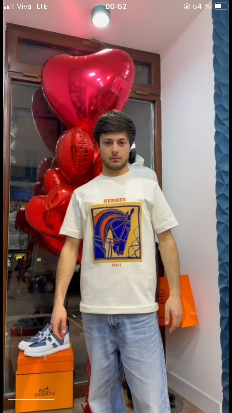  52958909  Hakob, 23 ,    