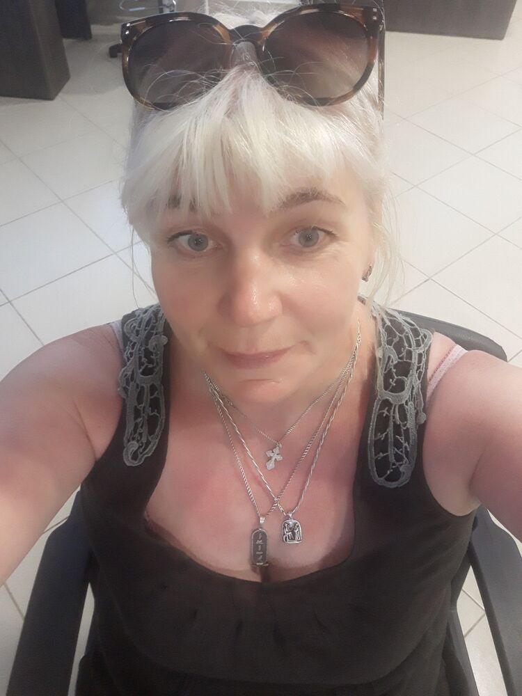  29560049  Lena, 57 ,    