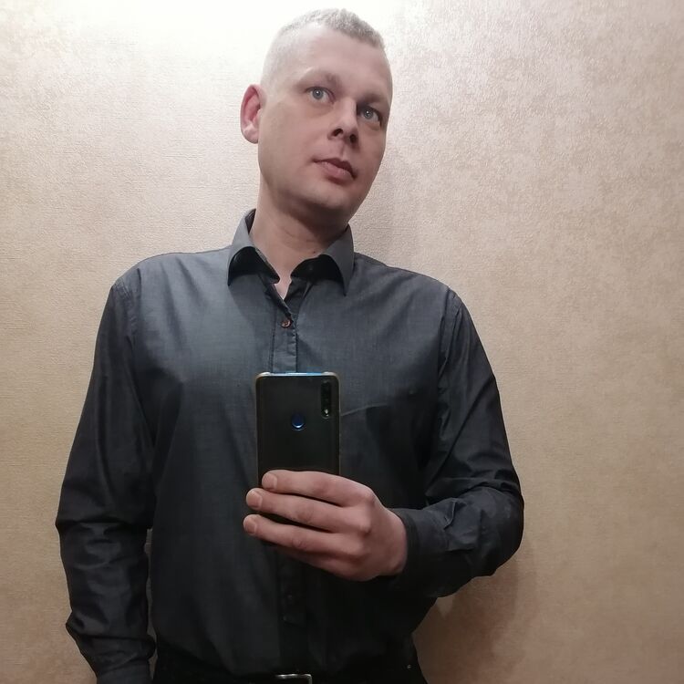  46694489  Stanislav, 39 ,    