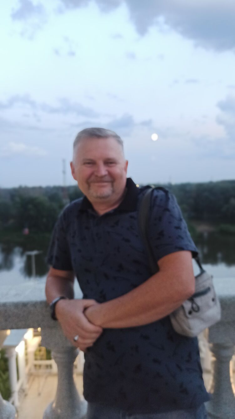  51981709  Ivan, 45 ,    
