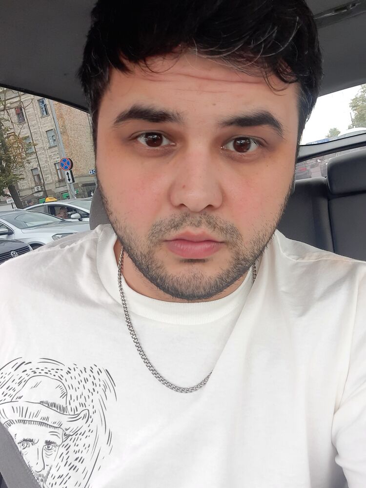  36372569  Kamil, 30 ,    