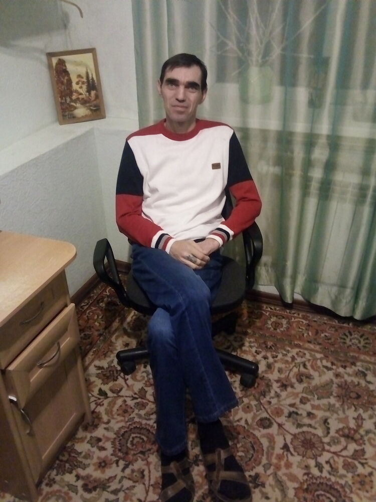  18086629  Kolyn, 46 ,    