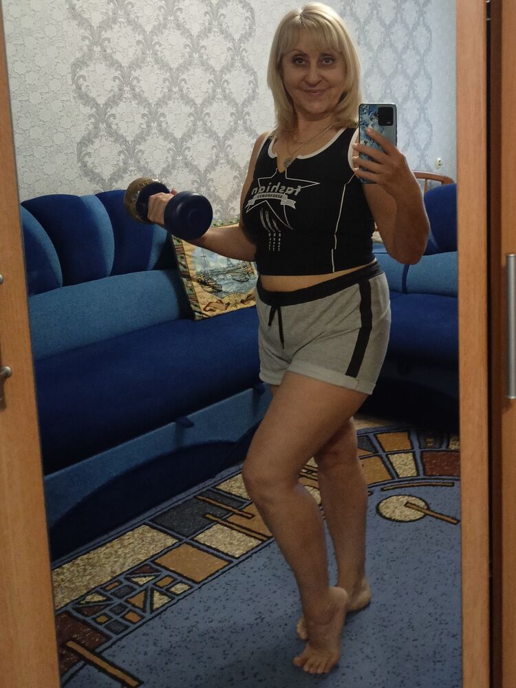  48783699  Marina, 60 ,    