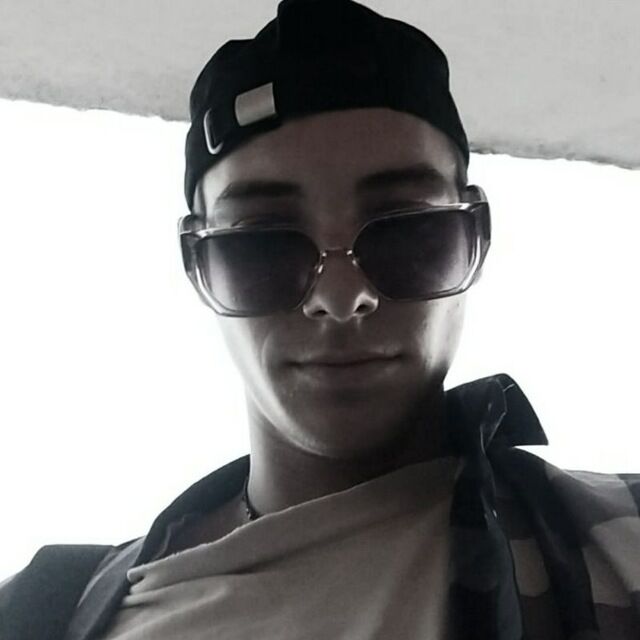  38328549  Yaroslav, 22 ,    