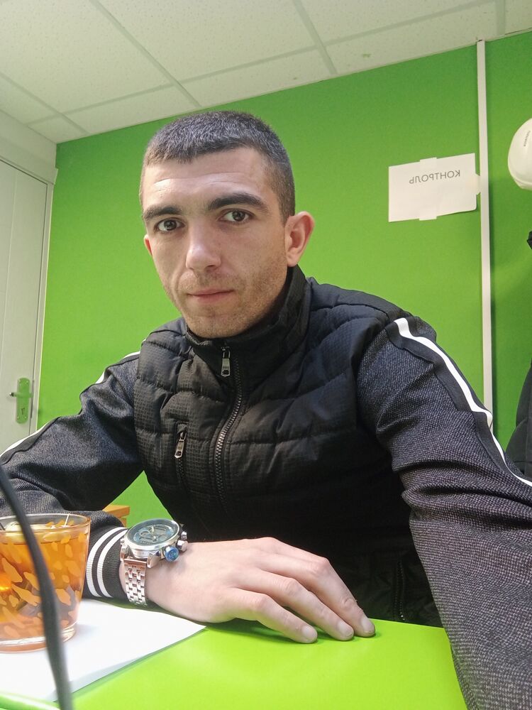  ,   Pavel, 32 ,   ,   