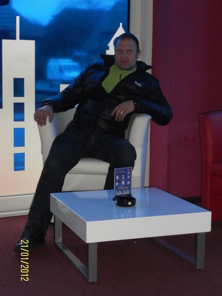 ,   Niks, 44 ,   ,   , c 