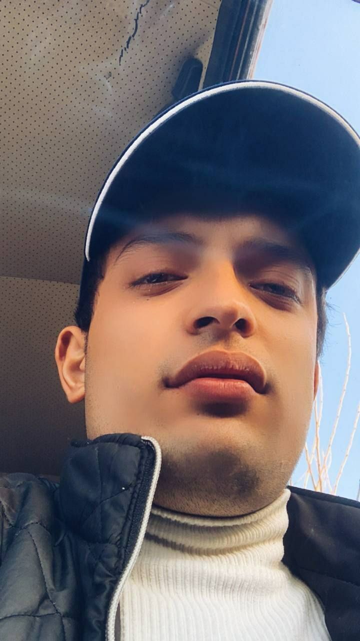  43739749  Zubair, 24 ,    