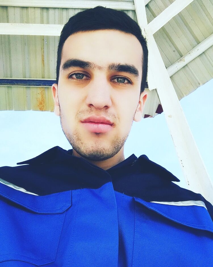 18838769  Durbek, 30 ,    